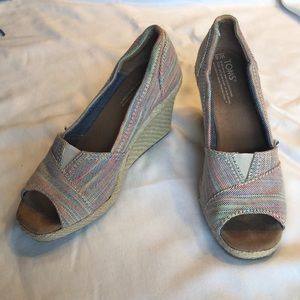 Toms Rainbow Wedge Size 6